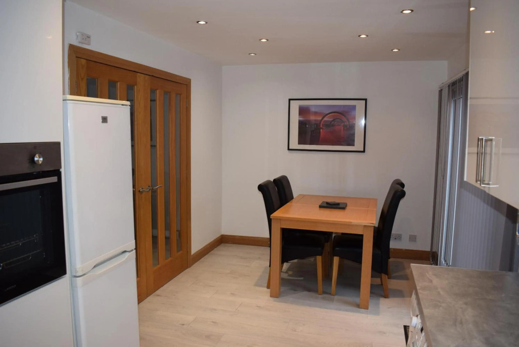 3 Bedroom-Kelpies Serviced Apartments Bruce