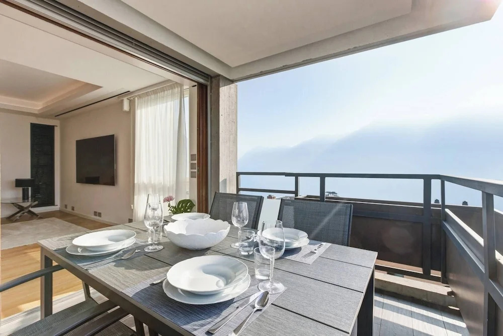 Generoso Luxury Lake View Suite in Lugano