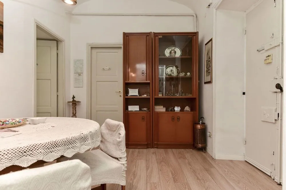 Nicole Rooms