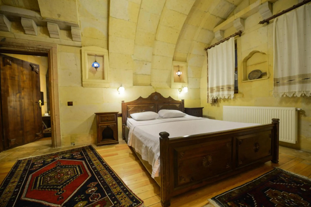 Vineyard Cave Hotel