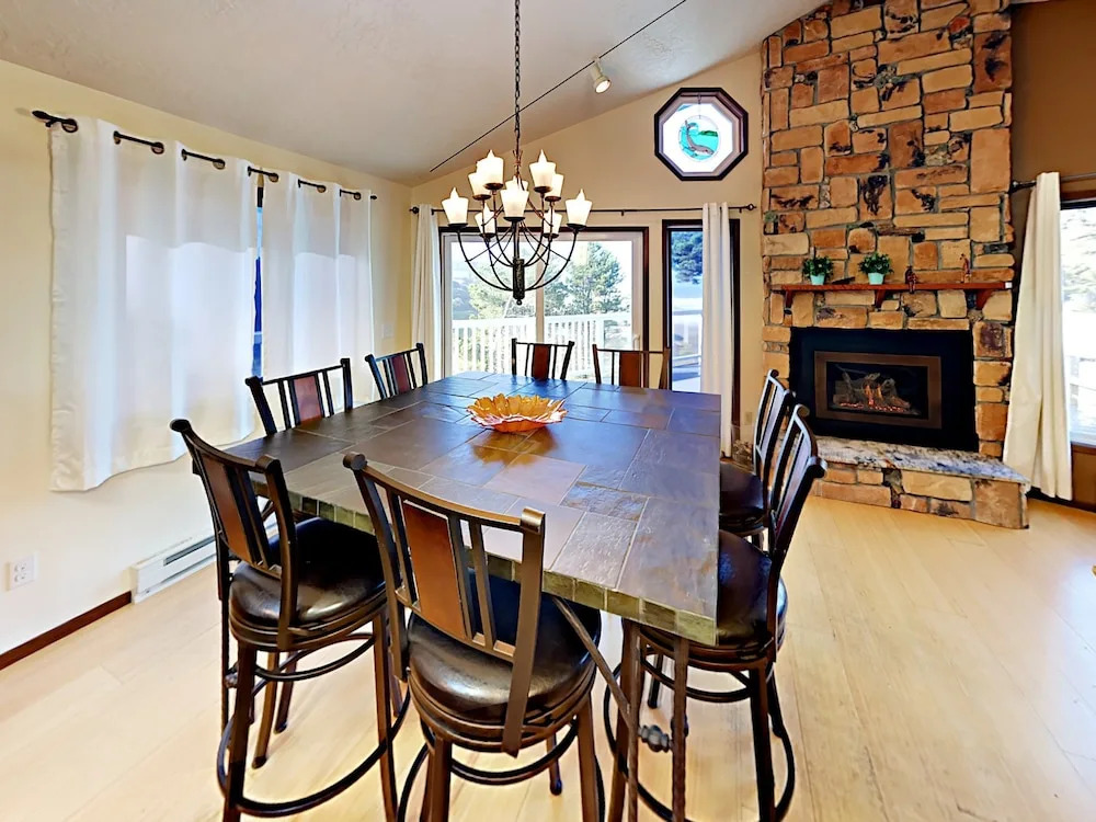6125 Short Ave House by RedAwning