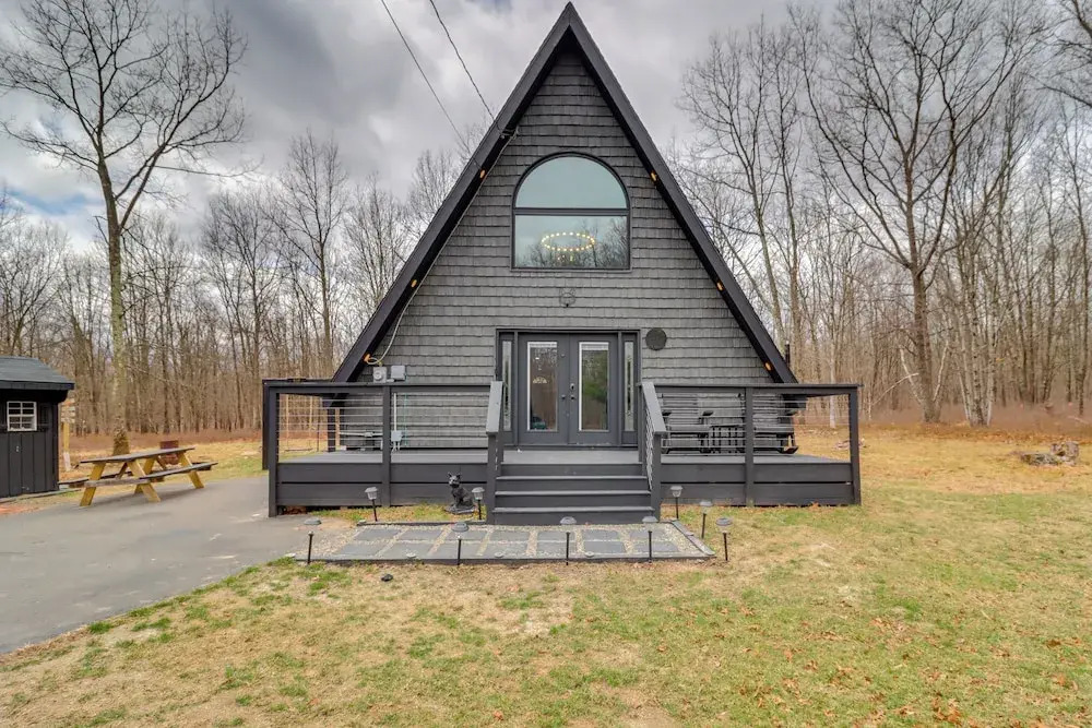 9 Mi to Big Boulder Mtn: A-frame Cabin w/ Hot Tub