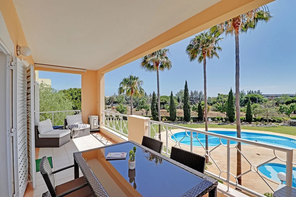Vilamoura Palm Tree With Pool By Homing