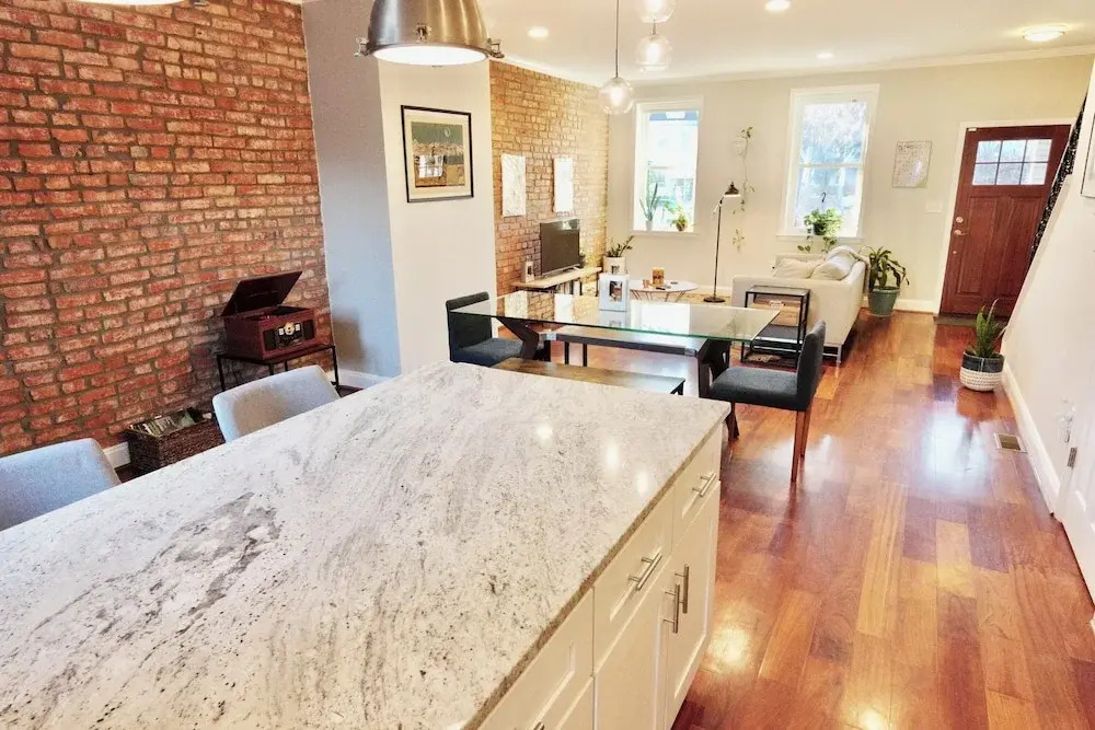 Pretty in Petworth-walkable to Metro & Restaurants