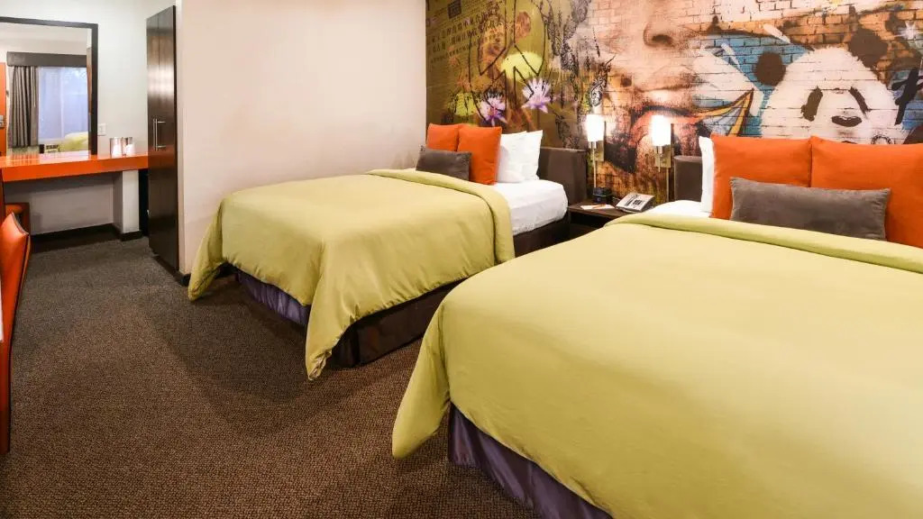 The Tangerine - a Burbank Hotel