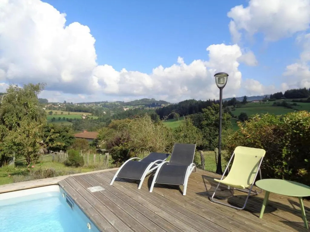 Maison de vacances spacieuse avec jardin et animaux admis - FR-1-496-247