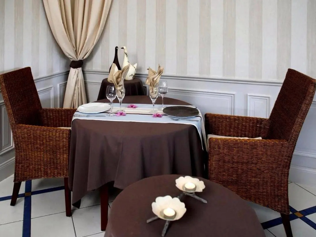 Logis Hôtel Auberge Du Centre Châteaux de la Loire