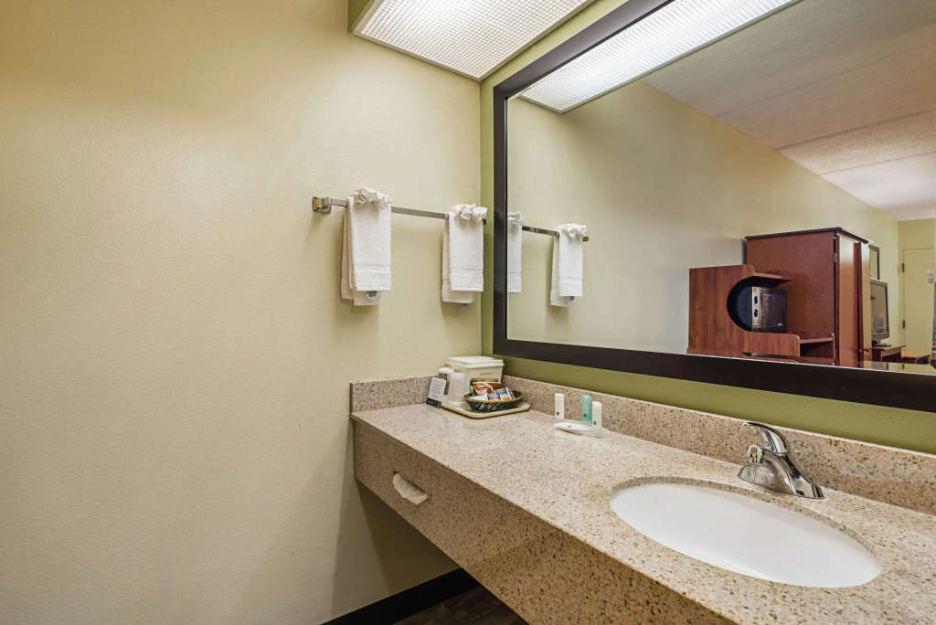 Quality Inn Airport - Southeast