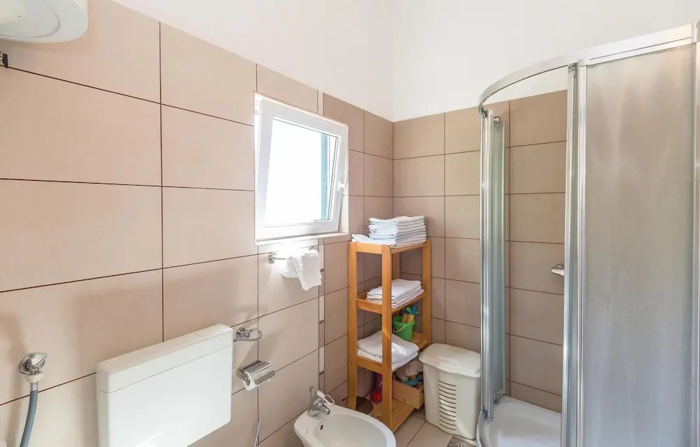 Beautiful Apartment in Makarska With 1 Bedrooms and Wifi