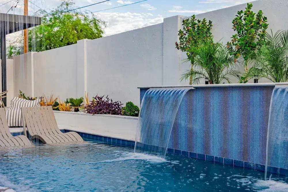 The Carlisle Experience 4 Showers Heated Pool