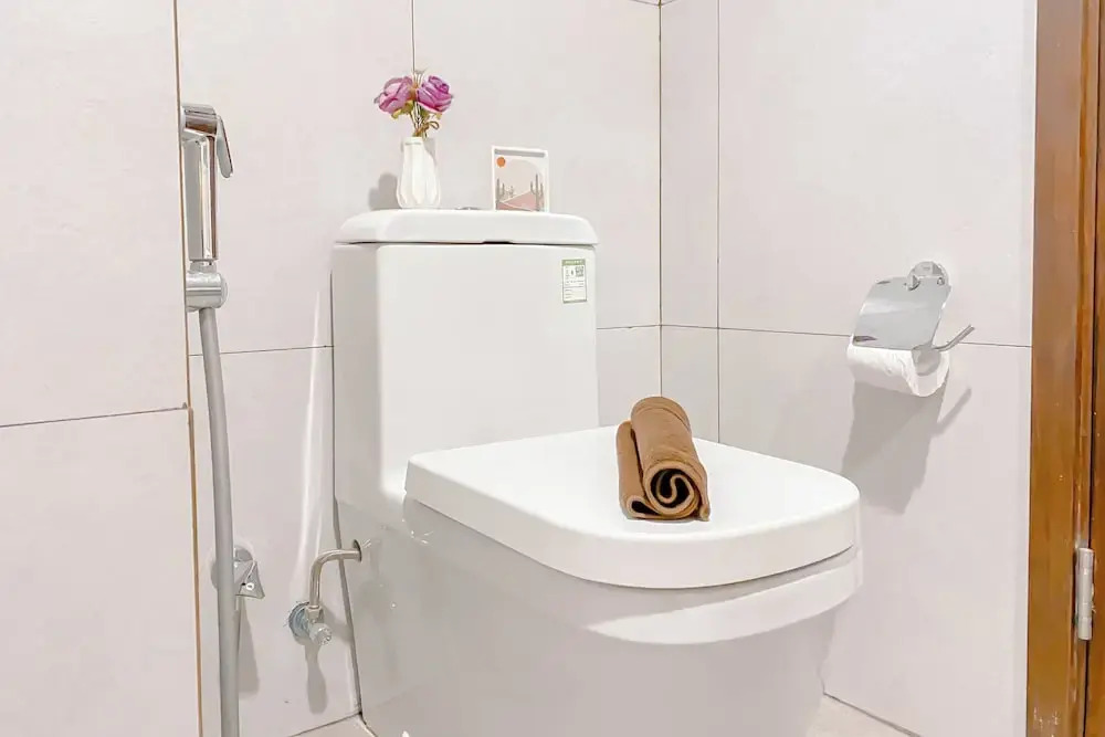 Strategic And Homey Studio At Lrt City Bekasi Apartment