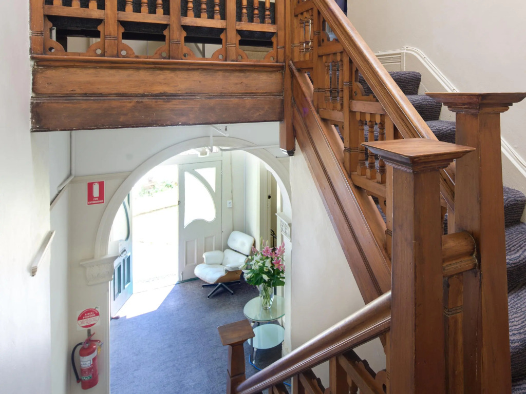 Neutral Bay Lodge