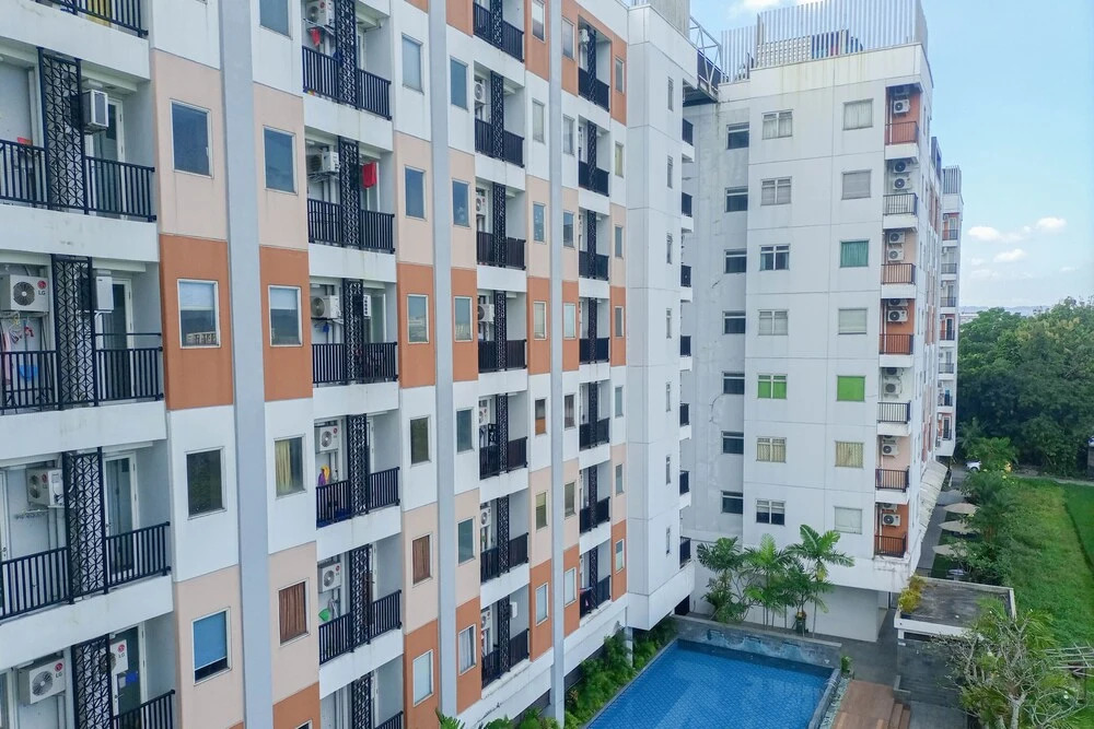 Comfort and Minimalist 1BR at Student Castle Yogyakarta Apartment By Travelio