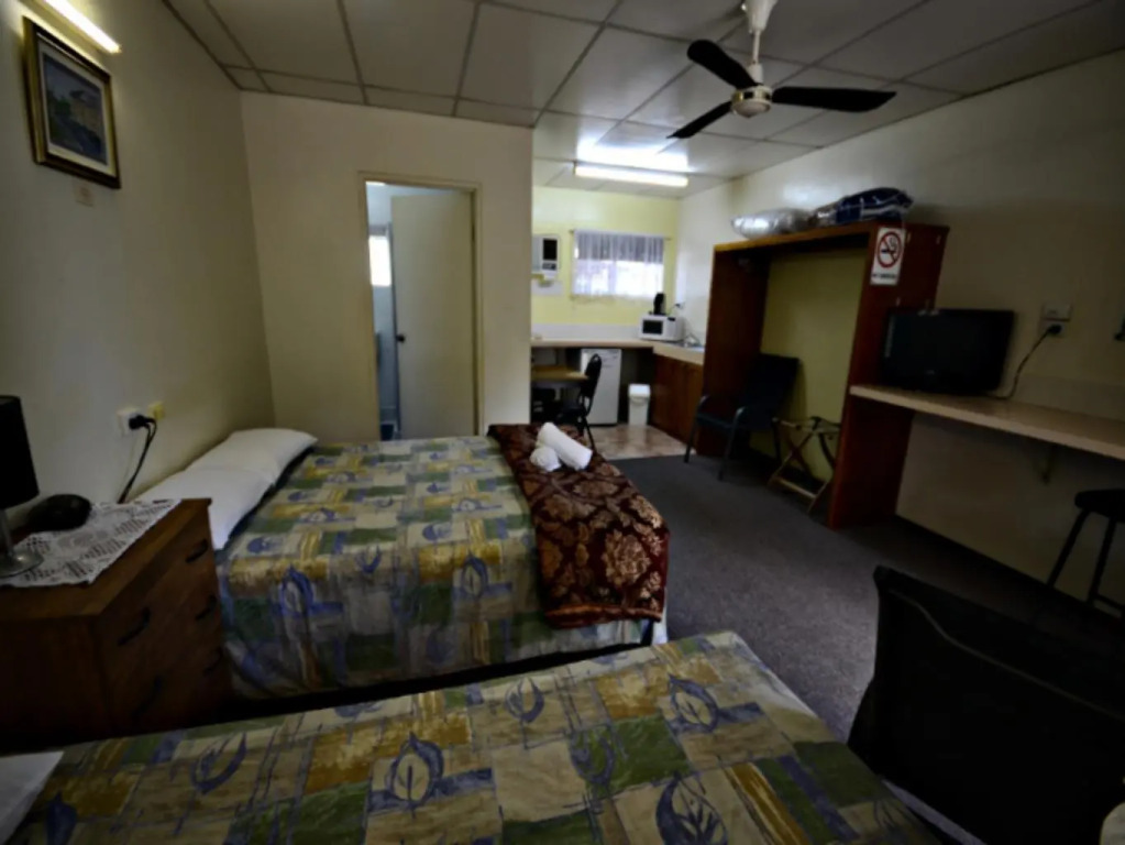 Gold City Motel