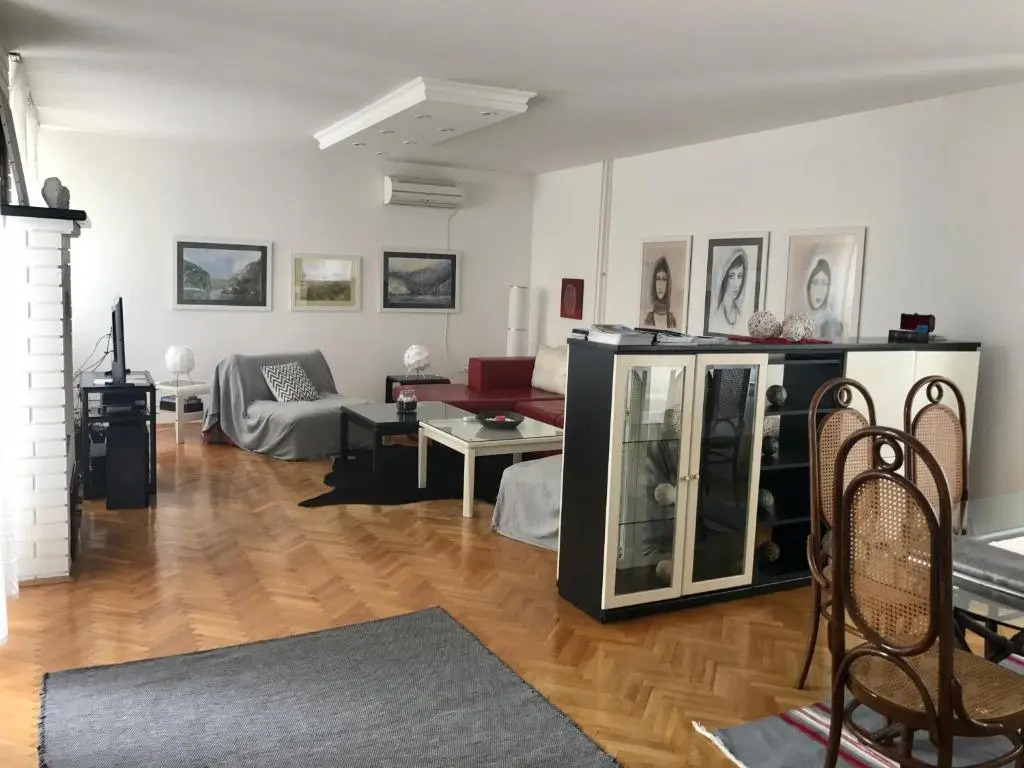 Villa Mina Kladovo, 5-Bedroom Villa with Pool for up to 12 People