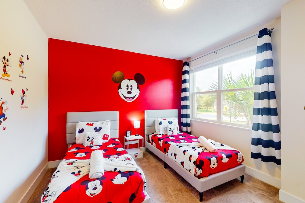 Dog-friendly Retreat With Pool, Covered Patio, Children's Items, Grill, & AC
