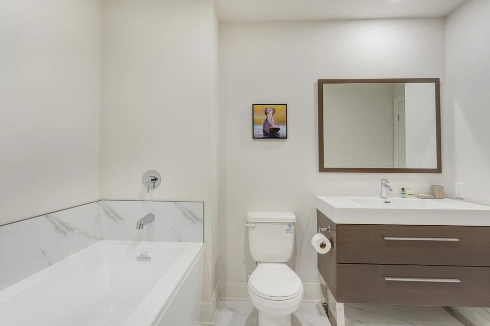 LEquinox Modern Apartments by Corporate Stays