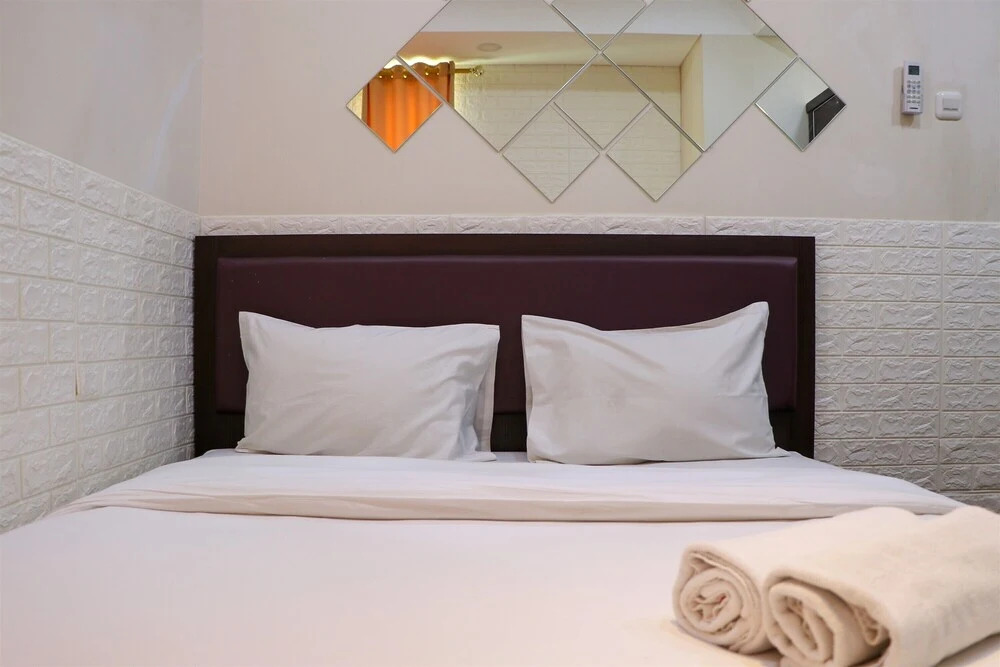 Nice And Comfort 2Br Apartment At Elpis Residence