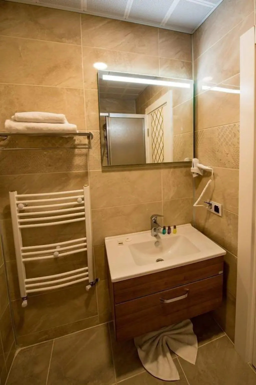 Kars-i Si̇ri̇n Otel