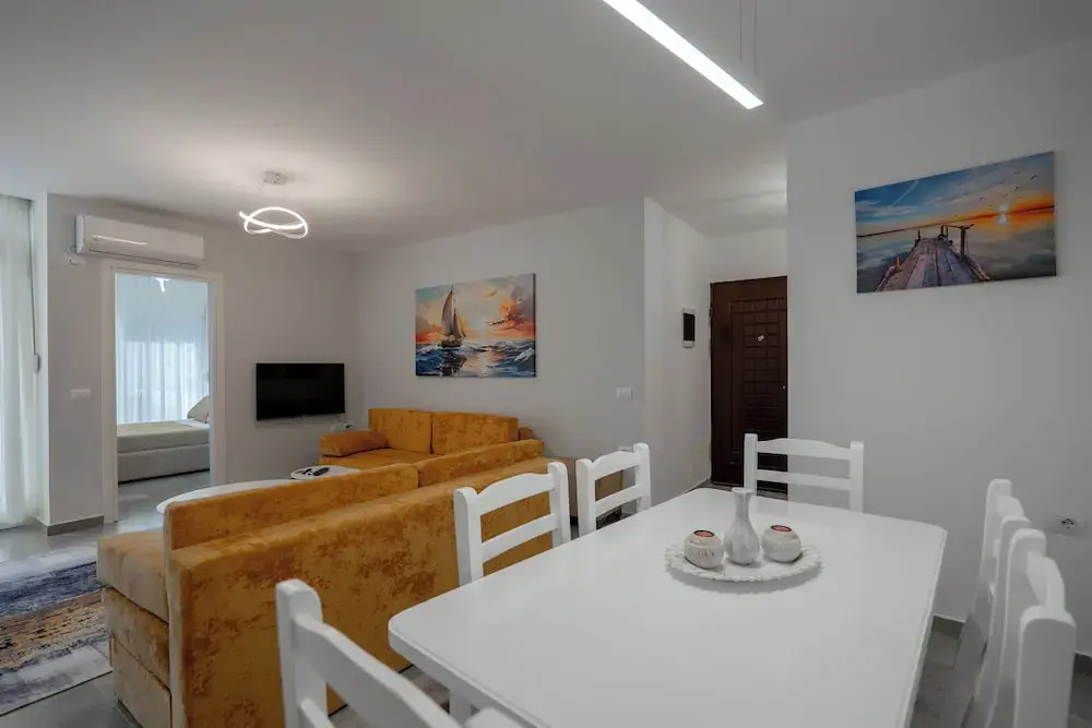 Esel Apartments