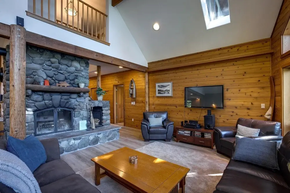 Silver Lake 7 - Unsurpassed lakefront views from this spectacular pet-friendly
