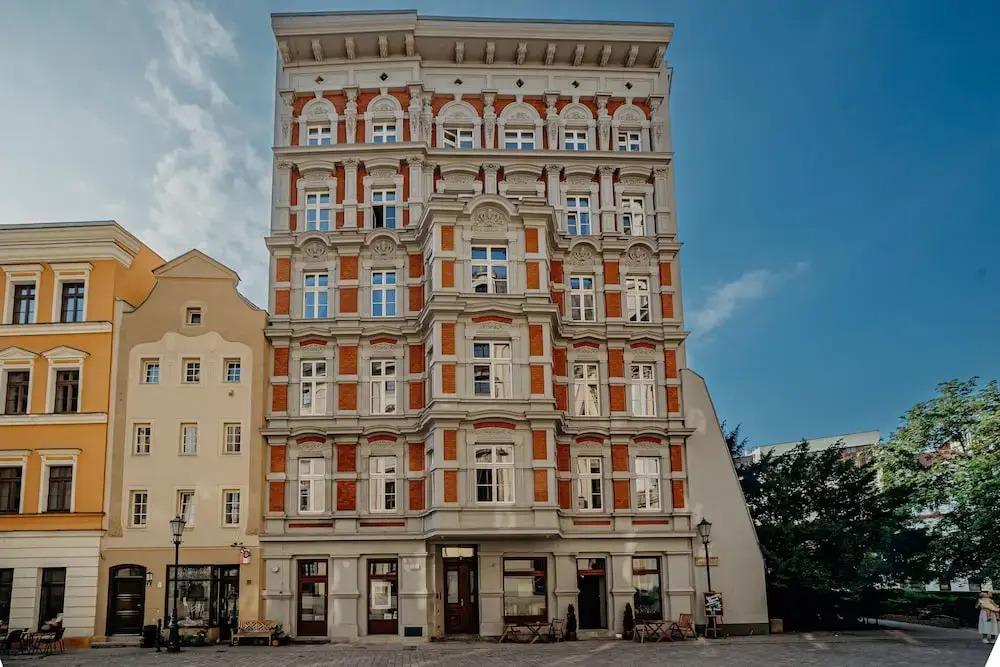 RentPlanet - plac Uniwersytecki
