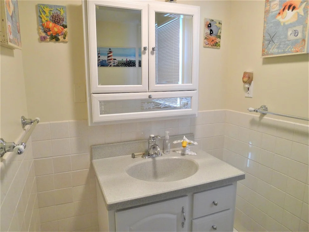 563 Pleasant Lake - 4 Bedroom House