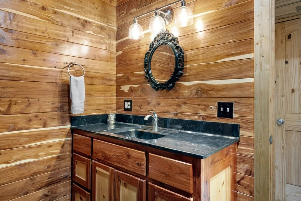Blue Bass Lodge Pine Getaway With Hot Tub Fire