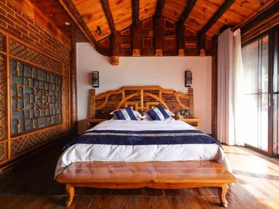 Yongshun County Furong Town Tusi Xuanfu Courtyard Waterfall Guesthouse