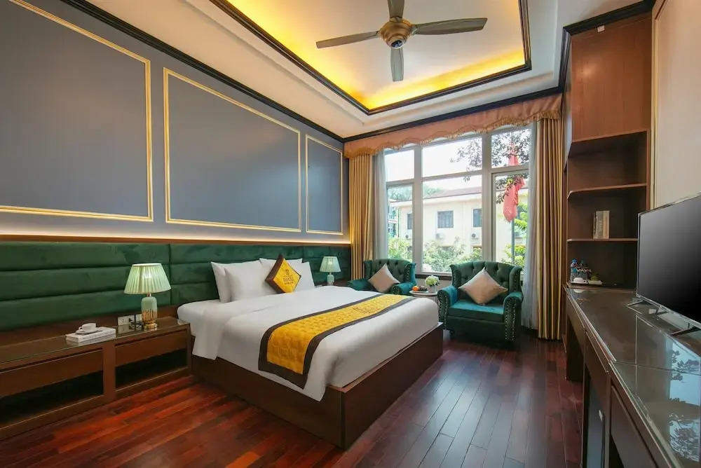 Royal Hotel & Spa