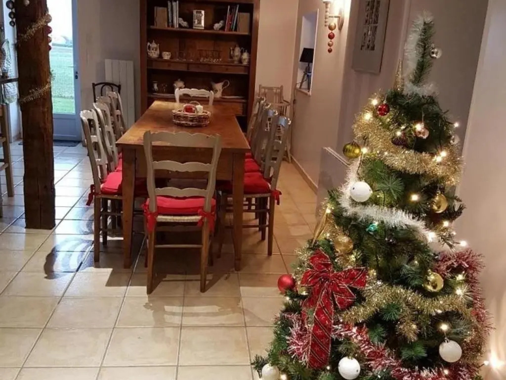 Gîte champêtre familial avec jardin à Cindré - FR-1-489-256