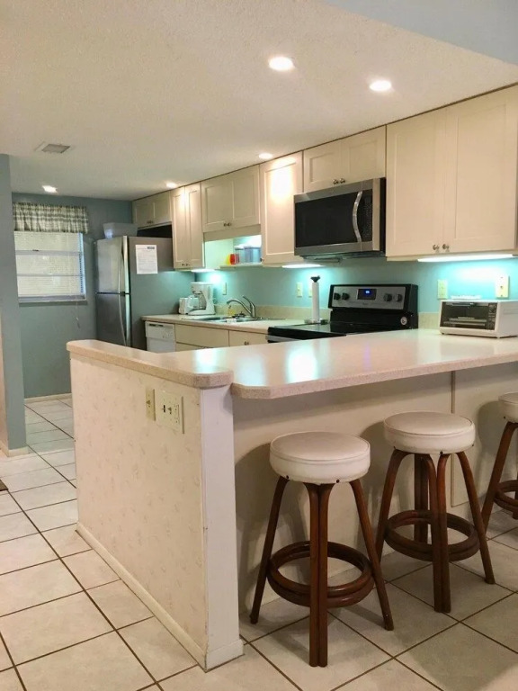 604 Ponce de Leon - 2 Br Condo