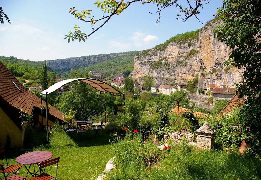 Gîtes Un Jardin dans la Falaise
