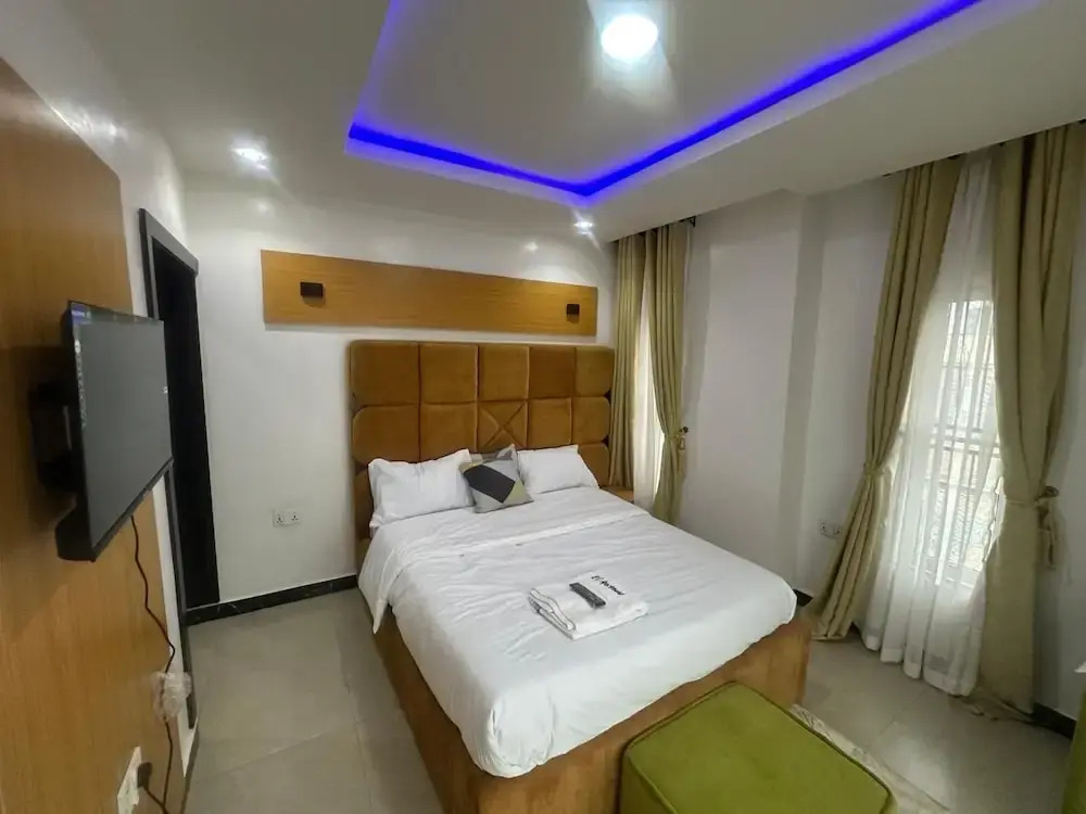 B-12 Apartments