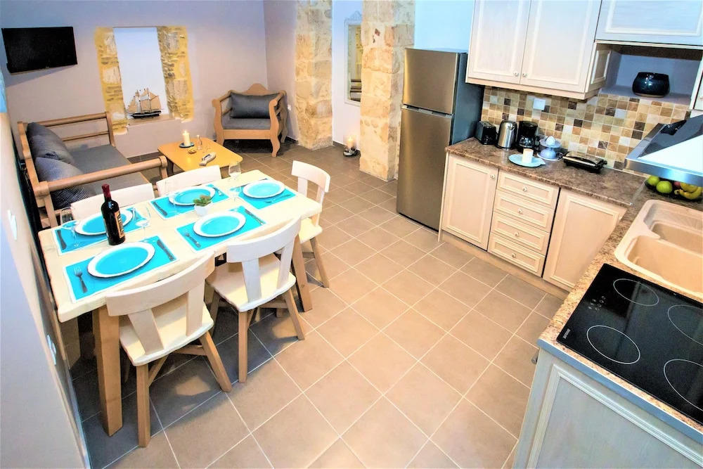 Ourania's Luxury Houses