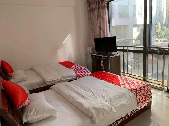 Queensway Courtesy Guest House (Lo Lion Bay)