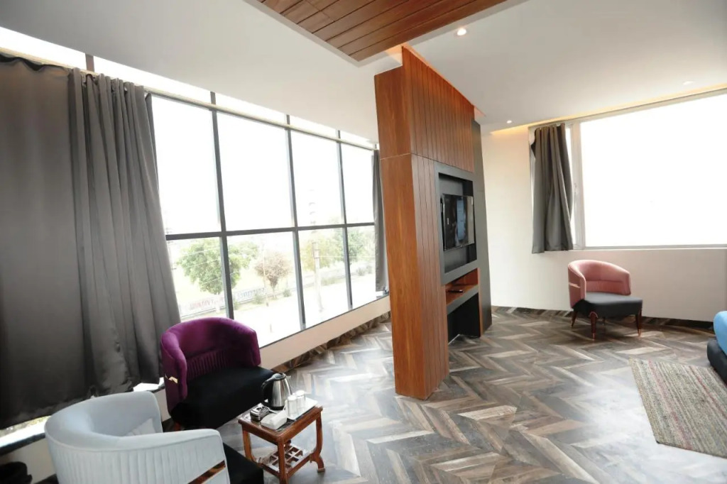 Hardik Palace By F9 Hotels