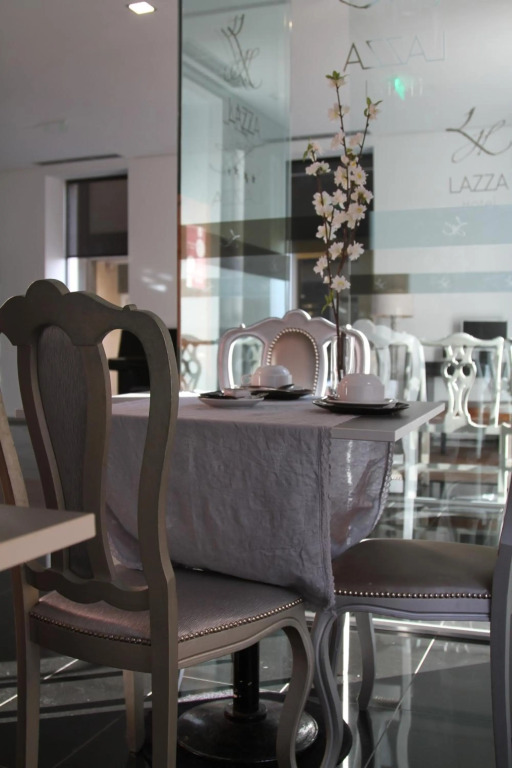 Lazza Hotel