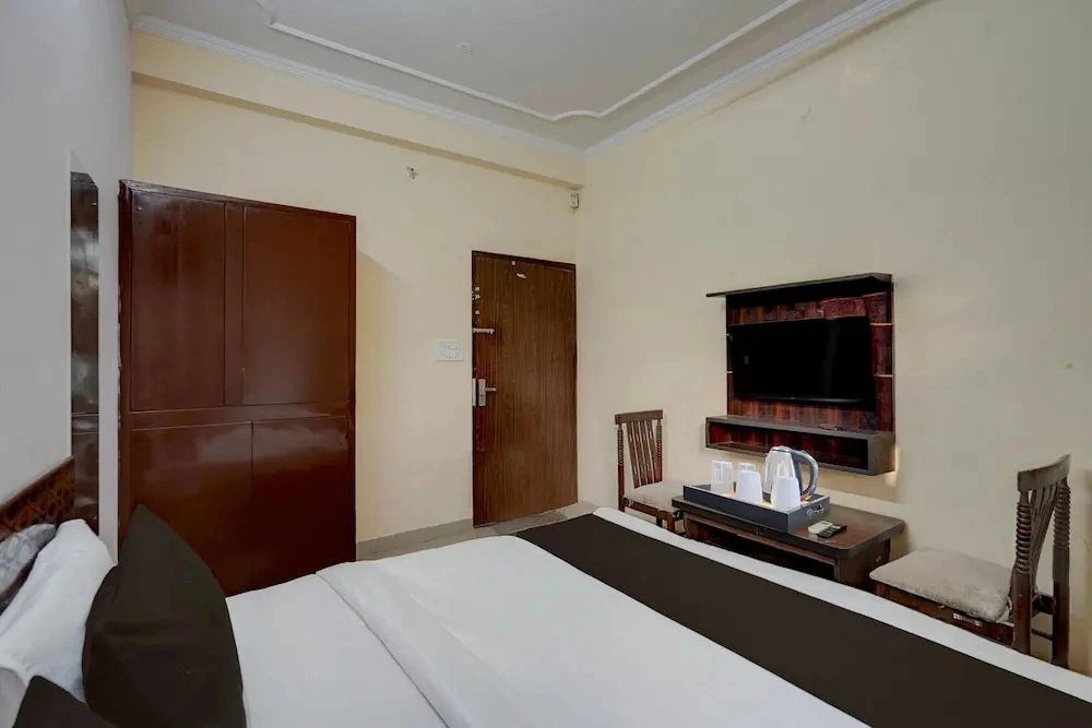 Deluxehotel Kartik Inn