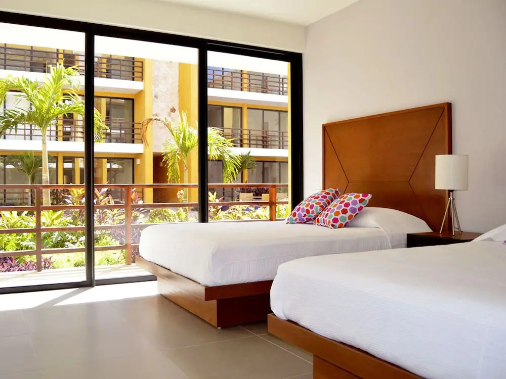 Lunada Apartments