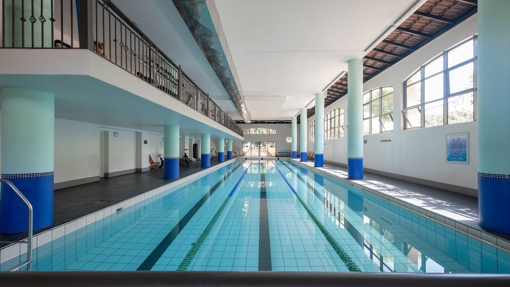 CENTURY CLUB - Luxury Apartment Hotels