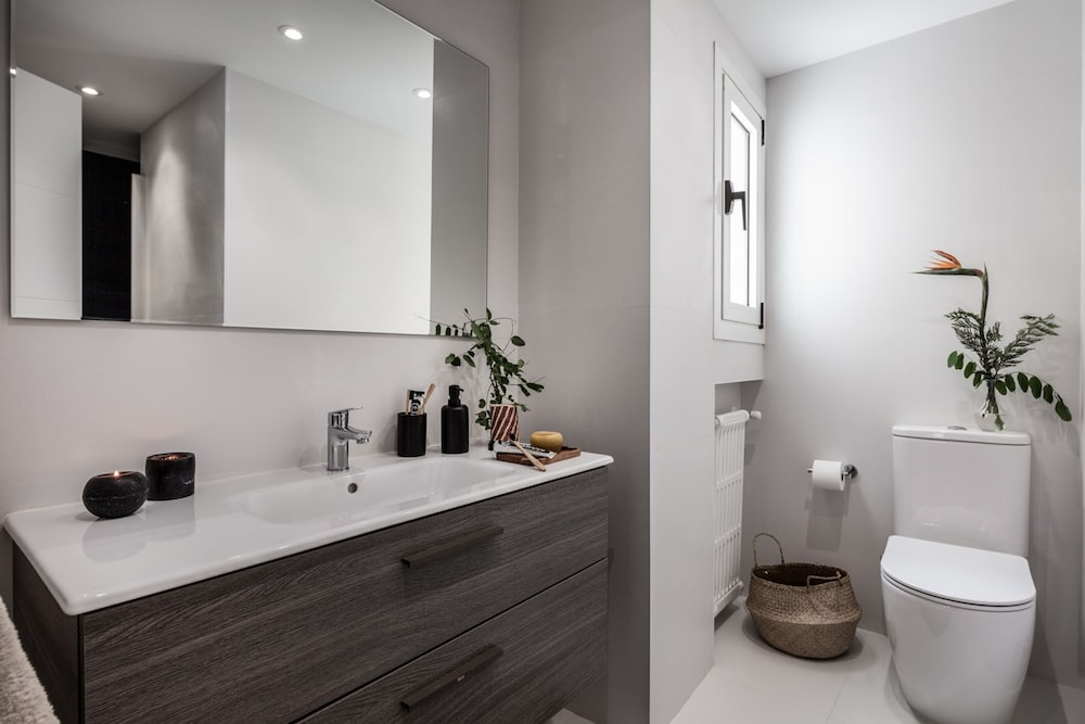 Logo - 2 Bedrooms in Salamanca