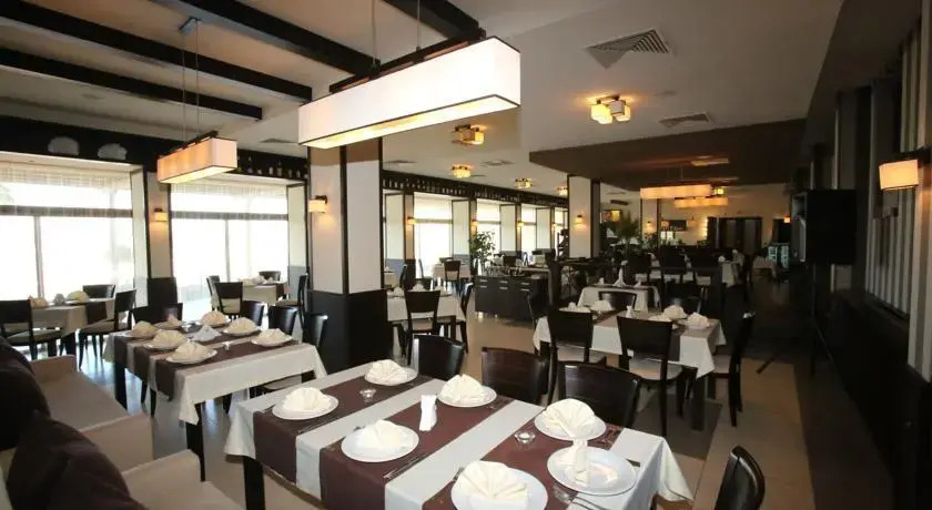 Park Hotel Stratesh