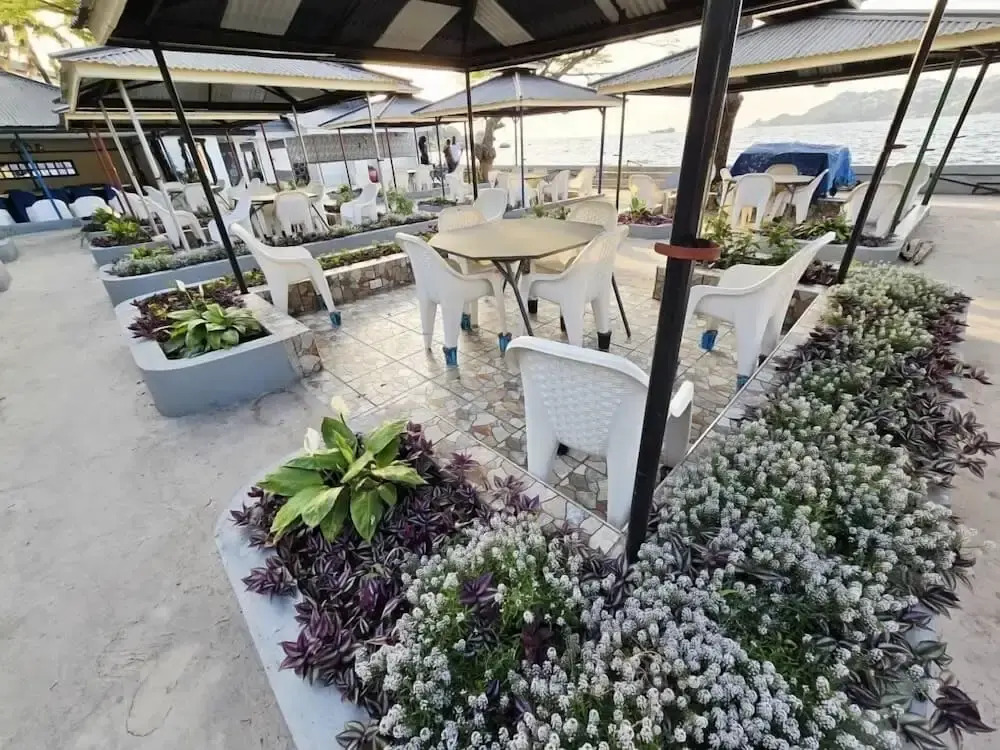 Rusty Rock Beach Resort & Spa