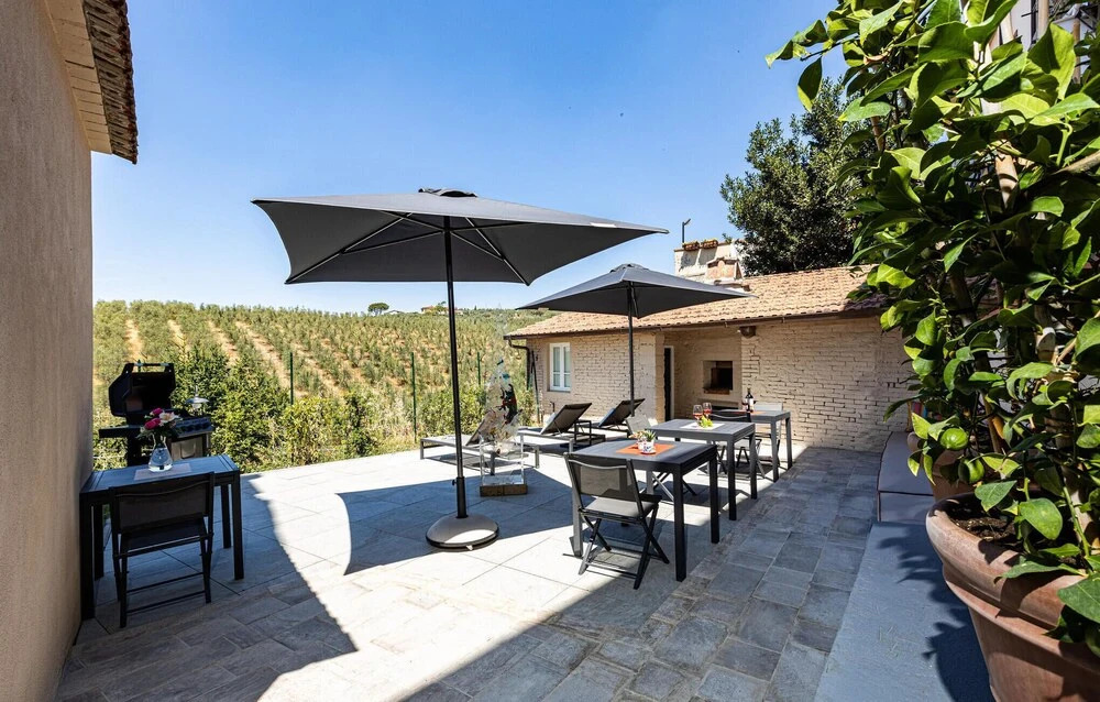 Beautiful Apartment in Vinci With Wifi and 1 Bedrooms