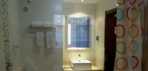 Huazheng Business Hotel