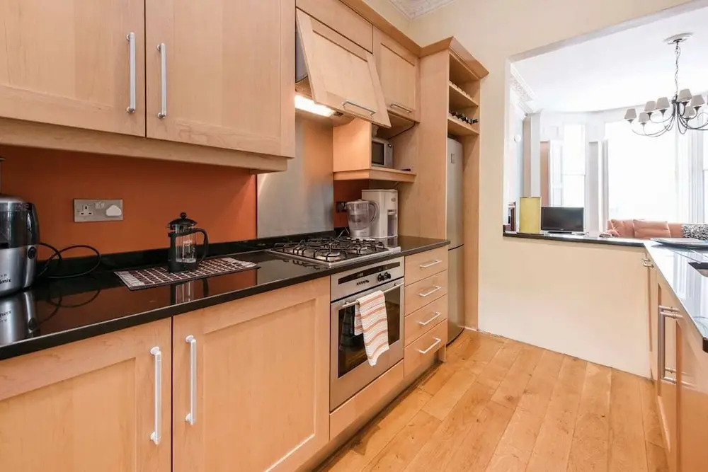 Inviting 1BD Hideaway Kensington Olympia!
