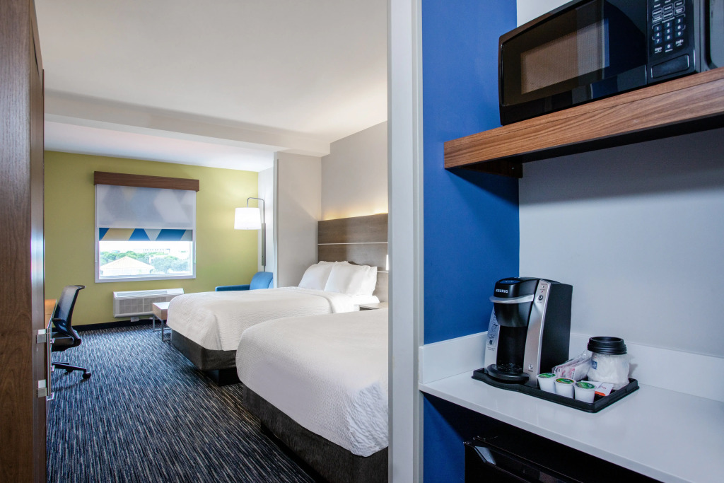 Holiday Inn Express & Suites - Miramar by IHG