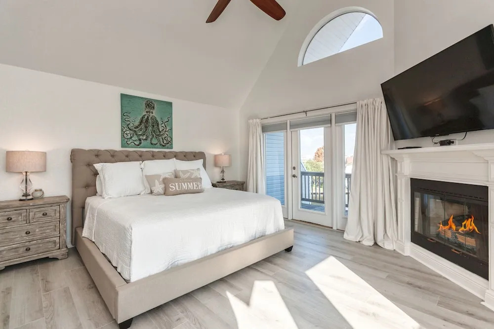 Destin Harbor Waterfront Gem Townhouse 3 Bedrooms 2.5 Bathrooms Townho