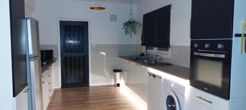Detached 3 bedroom villa recently refurbished, only 1200 metres from the sea